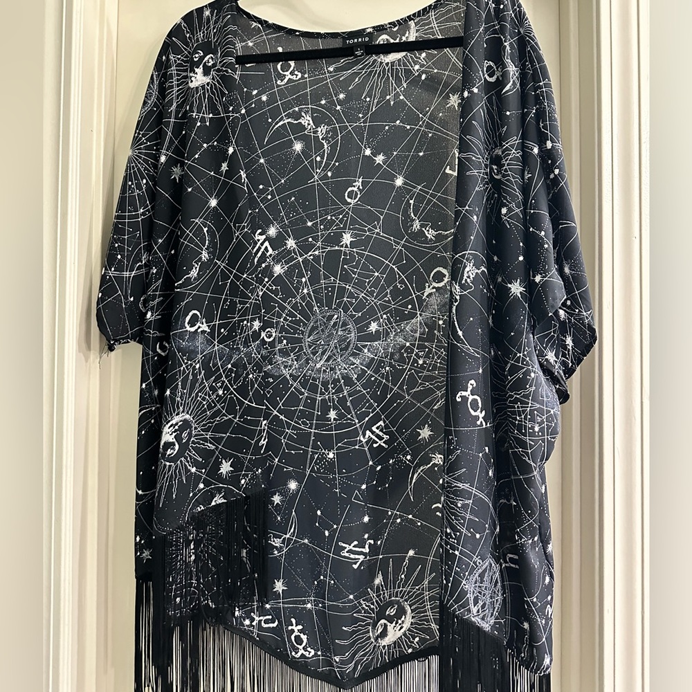 Torrid Constellation Fringe Kimono Size 1